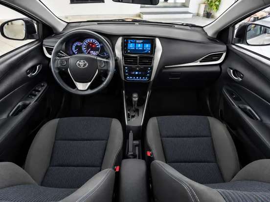 TOYOTA-YARIS-2020