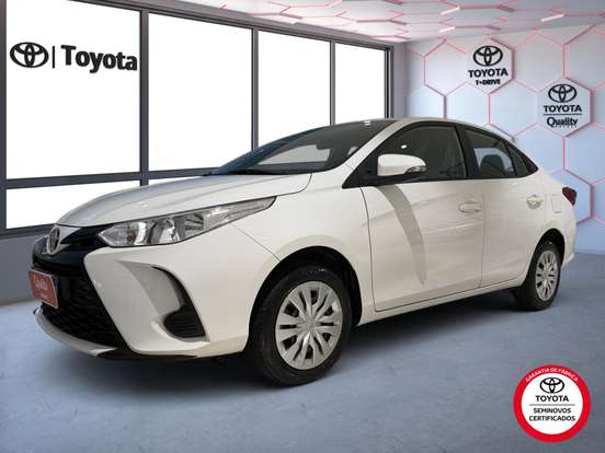 TOYOTA-YARIS-2024