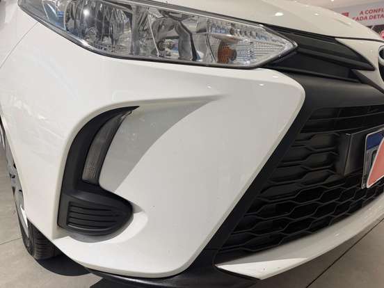 TOYOTA-YARIS-2024