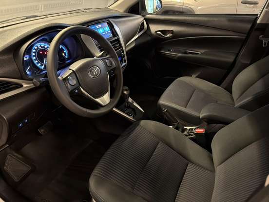TOYOTA-YARIS-2020