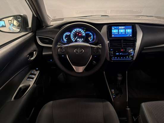 TOYOTA-YARIS-2020