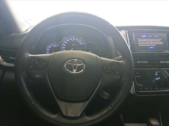 TOYOTA-YARIS-2022
