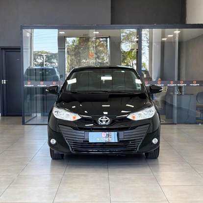 TOYOTA-YARIS-2021
