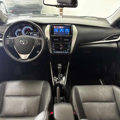 TOYOTA-YARIS-2021