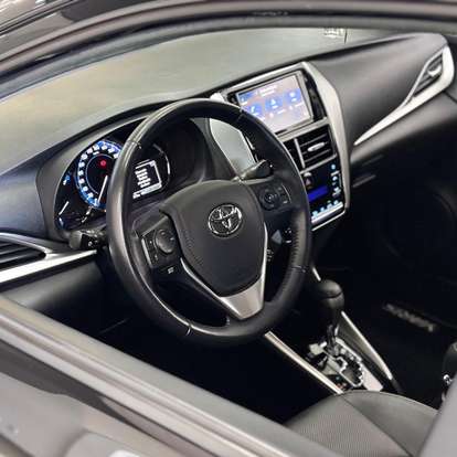 TOYOTA-YARIS-2021