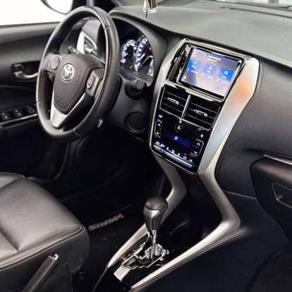 TOYOTA-YARIS-2021