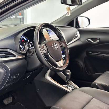 TOYOTA-YARIS-2021