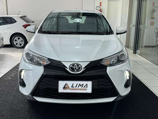 TOYOTA-YARIS-2022