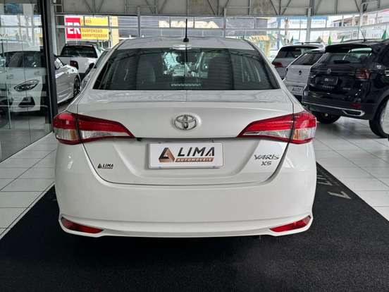 TOYOTA-YARIS-2022