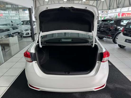 TOYOTA-YARIS-2022