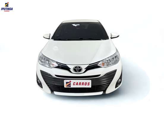 TOYOTA-YARIS-2018