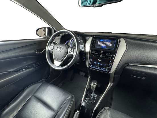 TOYOTA-YARIS-2018