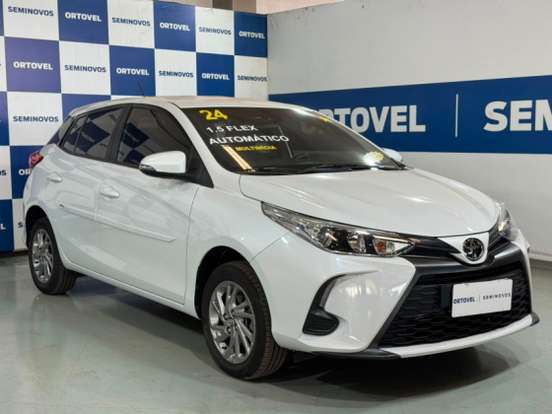 TOYOTA-YARIS-2023
