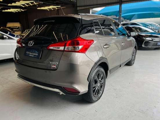 TOYOTA-YARIS-2019
