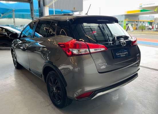 TOYOTA-YARIS-2019