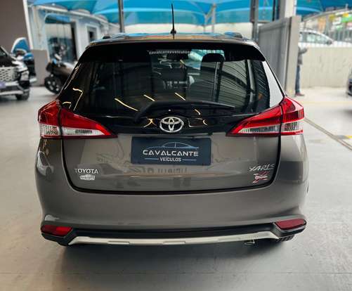 TOYOTA-YARIS-2019