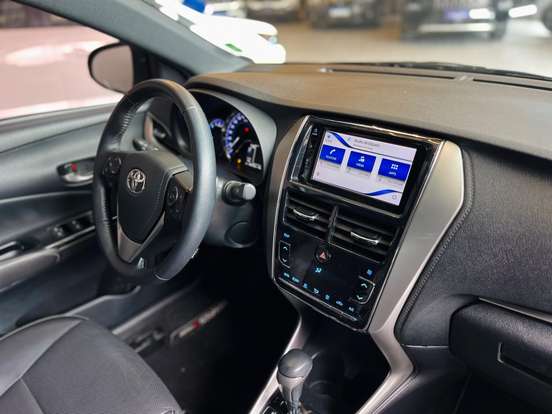 TOYOTA-YARIS-2019