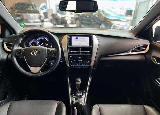 TOYOTA-YARIS-2019