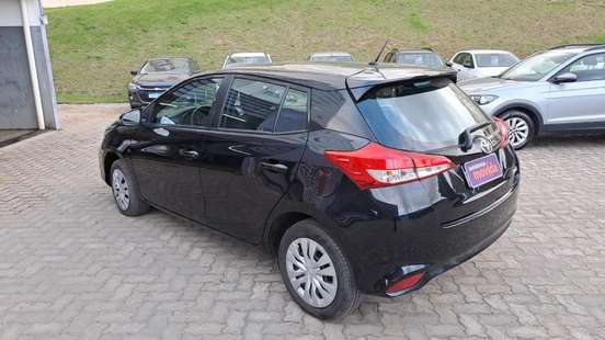 TOYOTA-YARIS-2024
