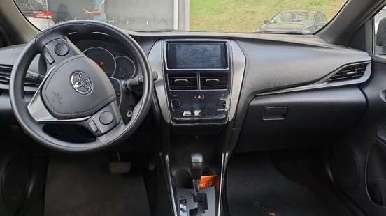 TOYOTA-YARIS-2024