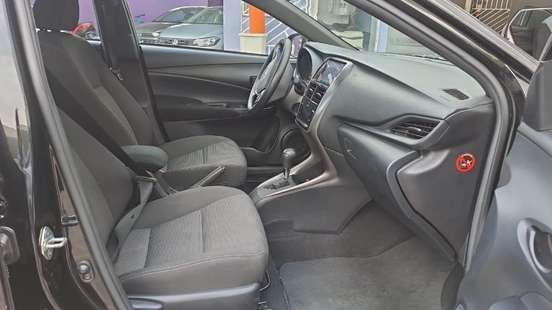 TOYOTA-YARIS-2024
