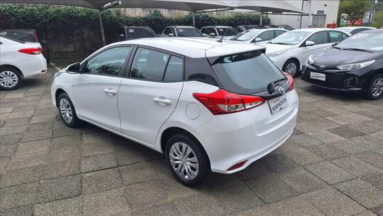 TOYOTA-YARIS-2023