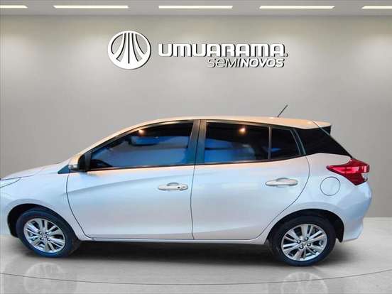 TOYOTA-YARIS-2019