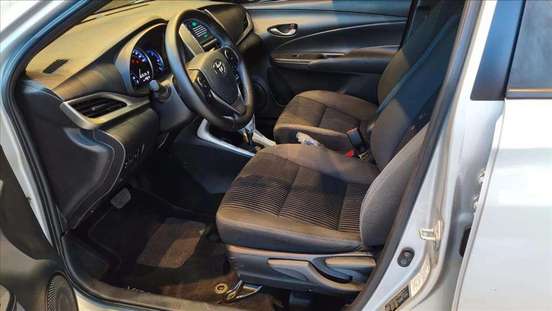 TOYOTA-YARIS-2019