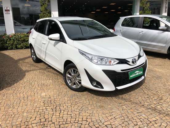 TOYOTA-YARIS-2021