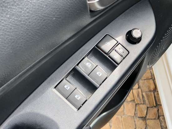 TOYOTA-YARIS-2021