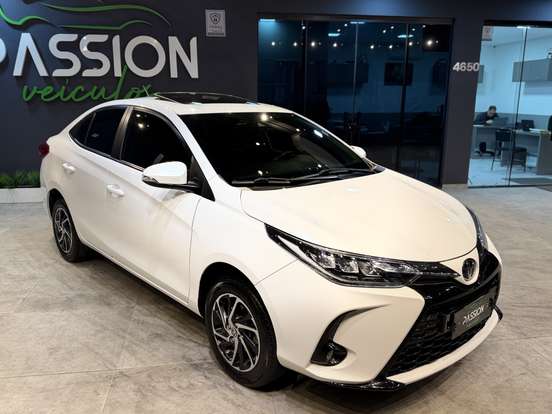 TOYOTA-YARIS-2023
