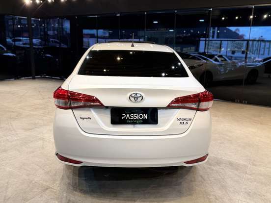 TOYOTA-YARIS-2023