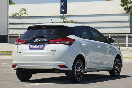 TOYOTA-YARIS-2023