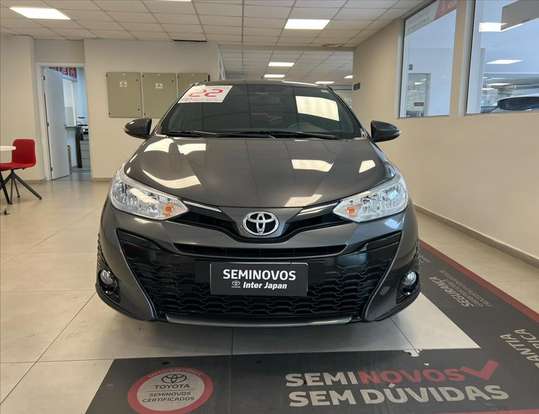 TOYOTA-YARIS-2021
