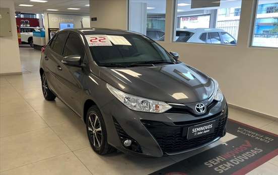 TOYOTA-YARIS-2021