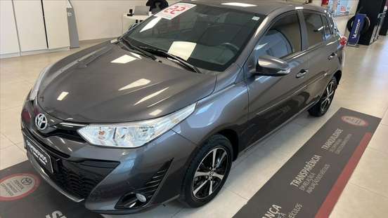 TOYOTA-YARIS-2021