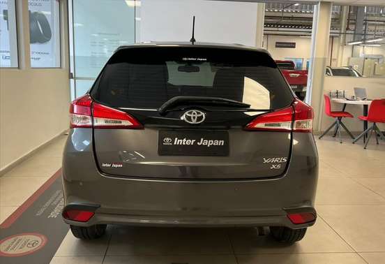 TOYOTA-YARIS-2021