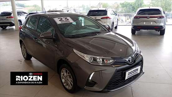 TOYOTA-YARIS-2022