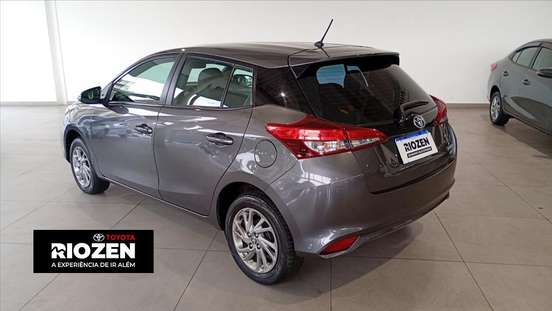 TOYOTA-YARIS-2022