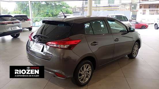 TOYOTA-YARIS-2022