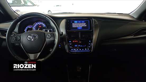 TOYOTA-YARIS-2022