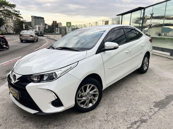 TOYOTA-YARIS-2023