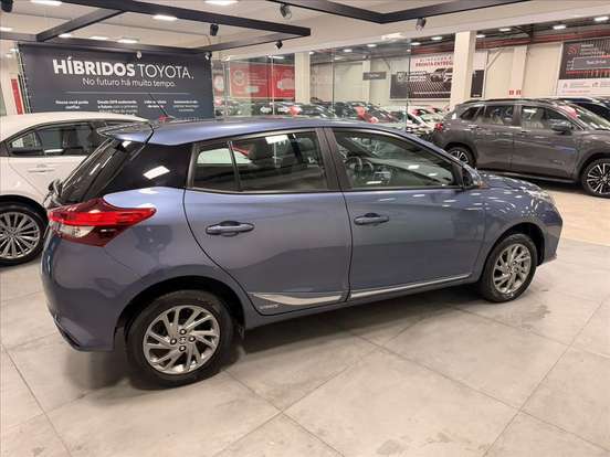 TOYOTA-YARIS-2024