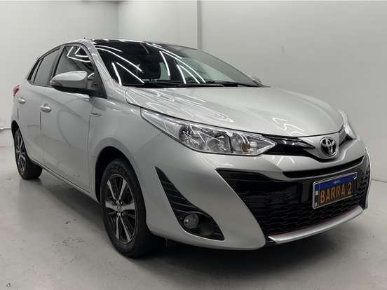 TOYOTA-YARIS-2018