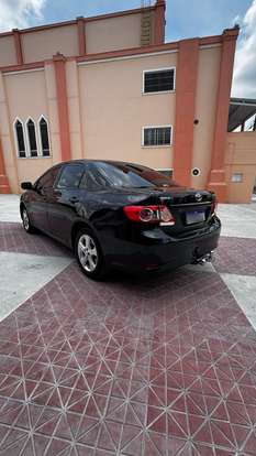 TOYOTA-COROLLA-2011