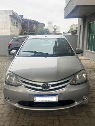 TOYOTA-ETIOS-2015
