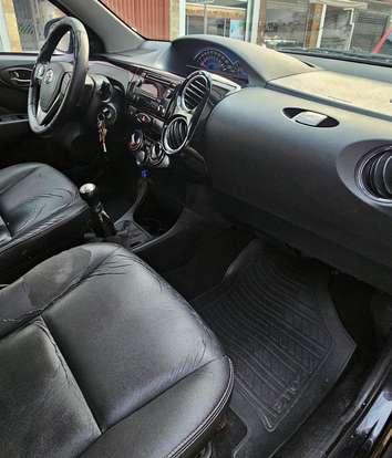 TOYOTA-ETIOS-1.5 XLS 16V FLEX 4P MANUAL TOYOTA-ETIOS-2015