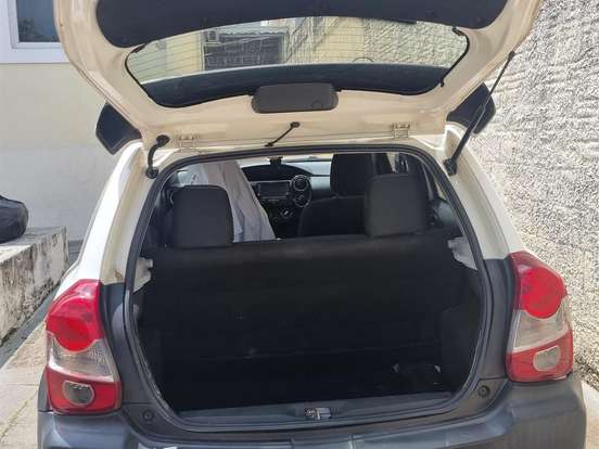 TOYOTA-ETIOS-1.5 XS 16V FLEX 4P MANUAL TOYOTA-ETIOS-2014