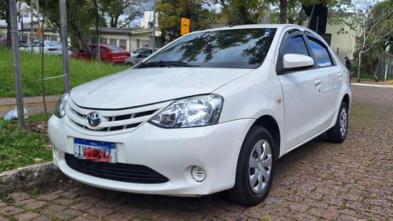 TOYOTA-ETIOS-2014