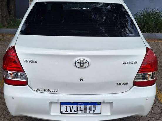 TOYOTA-ETIOS-1.5 XS SEDAN 16V FLEX 4P MANUAL TOYOTA-ETIOS-2014